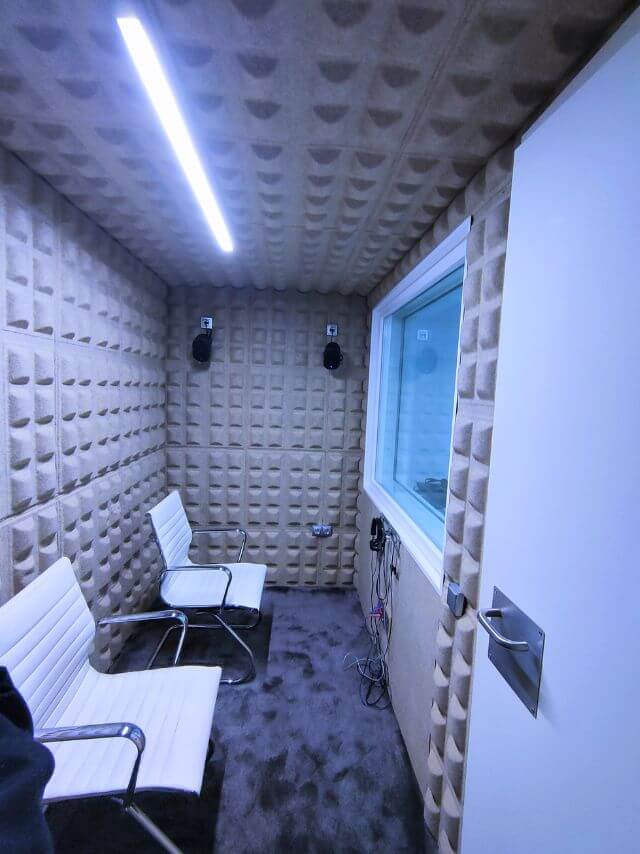 cabina audífonos armando ópticos